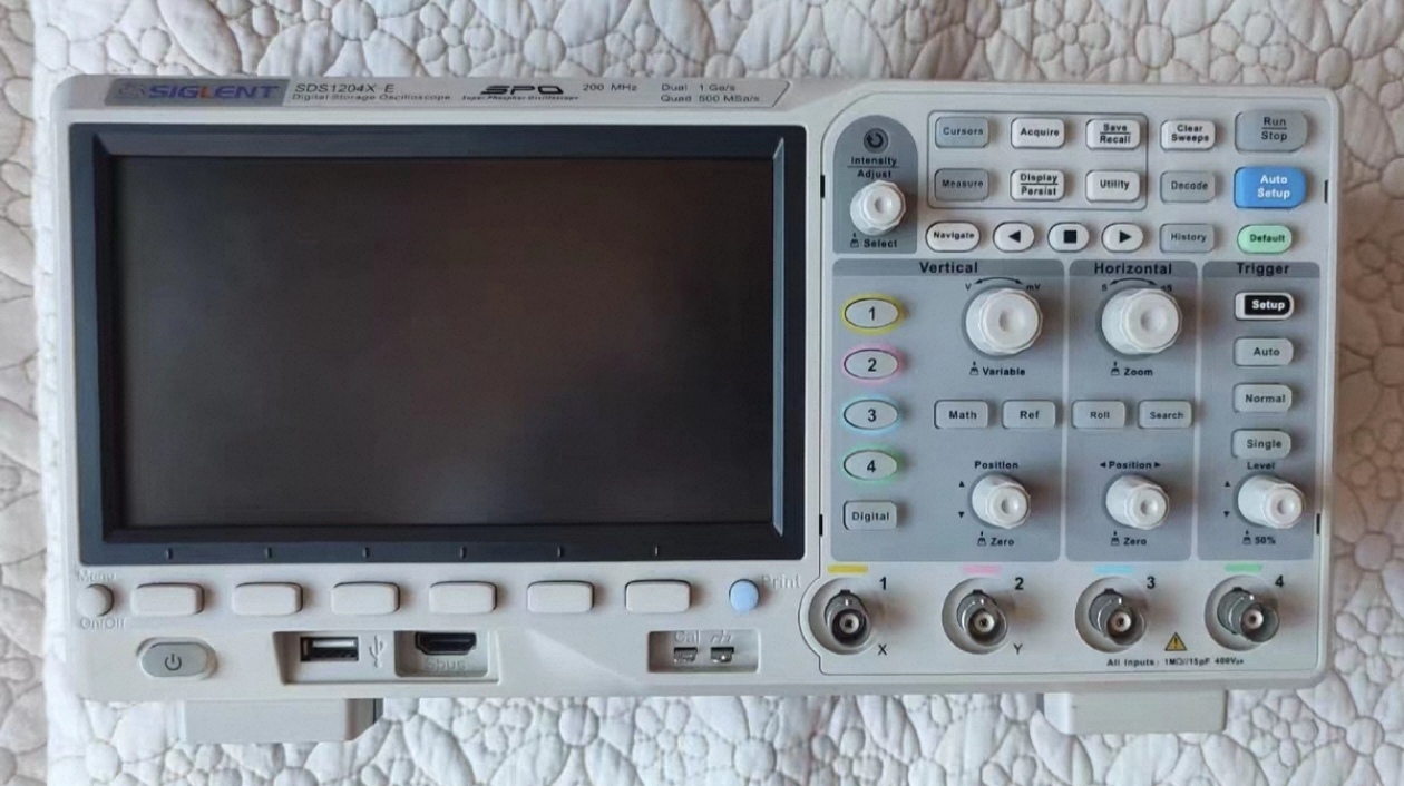 SIGLENT SDS1204X-E Oscilloscop - Digital Storage Oscilloscope 4 Channel 100Mhz recensione e prezzo